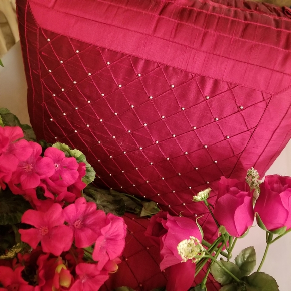 Faux Red Floral Roses and Geraniums - Picture 2 of 3